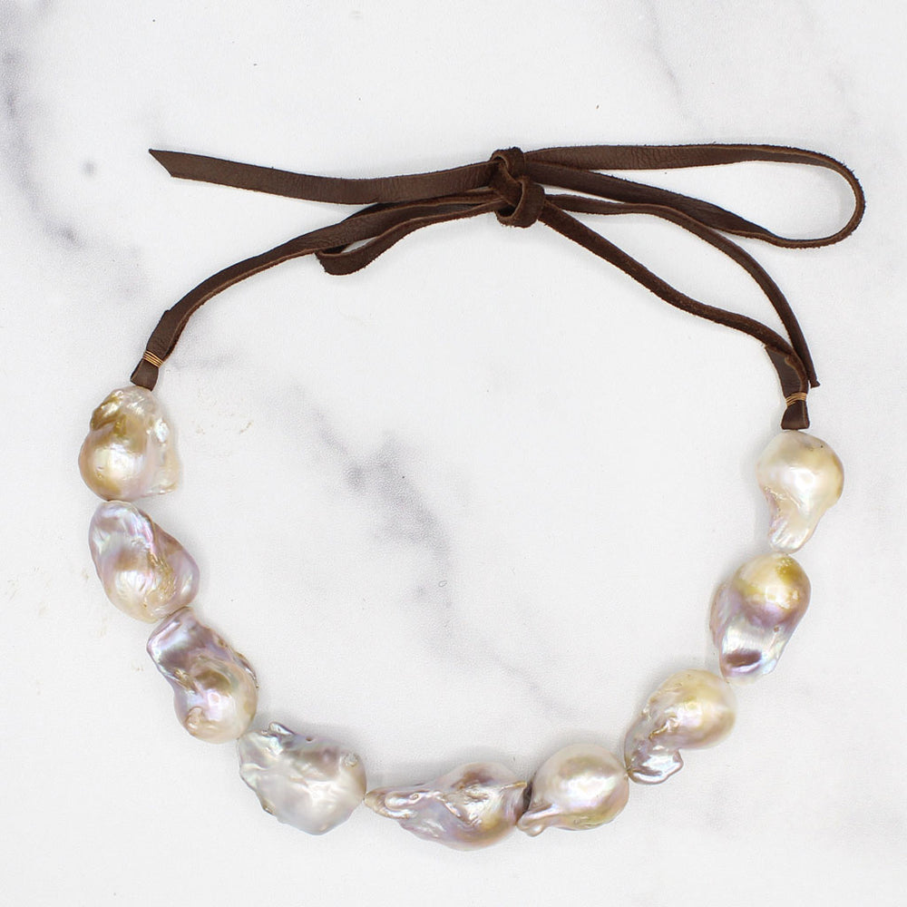
            
                Load image into Gallery viewer, Baroque Pearl Choker (Silver)
            
        